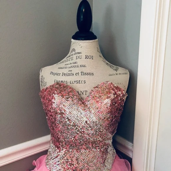 NEW SHERRI HILL SZ 6 LIGHT PINK RUFFLED SEQUIN MINI DRESS